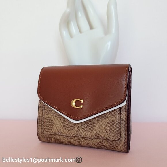 COACH Wyn Small Wallet In Colorblocked Signature Canvas & Leather-Tan Rust 🎈$89 - Picture 3 of 16